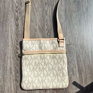 Michael Kors Crossbody Purce